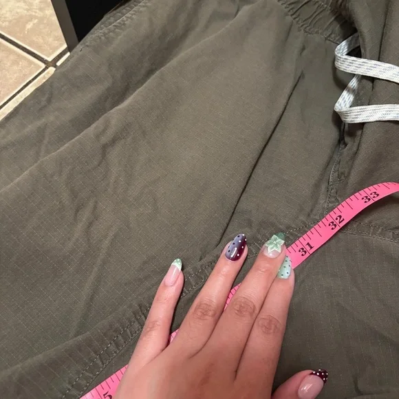 Vuori Men's Ripstop Climber Pants in dark oregano green Sz Large - Picture 8 of 8